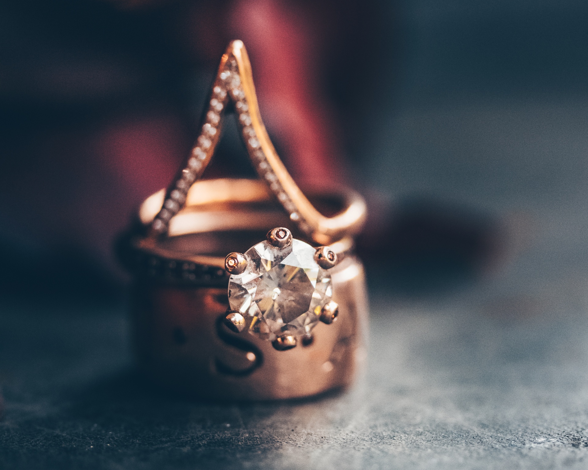 A Vena Amoris ring, in natural light